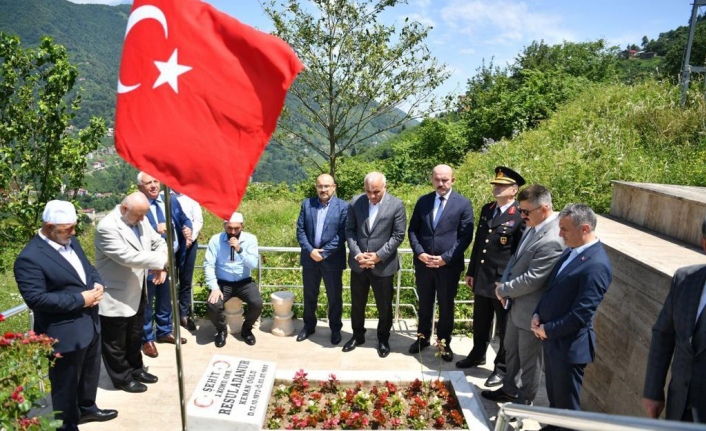 Şehit Komando er Resul adanur mezarı başında anıldı.