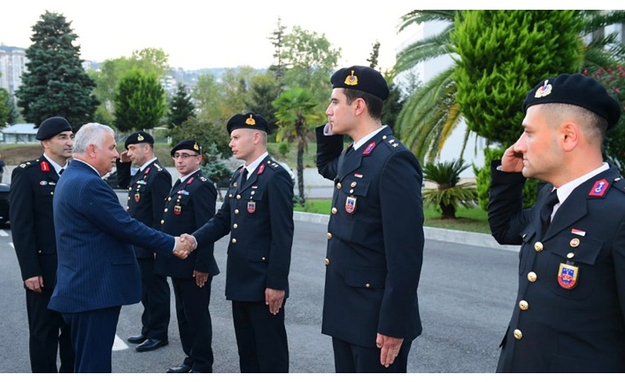 Trabzon Valisi Aziz Yıldırım İl Jandarma Komutanlığını Ziyaret Etti