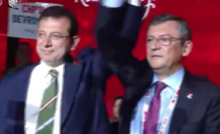 Başkan İmamoğlu CHP Genel Başkanı Özgür Özel.