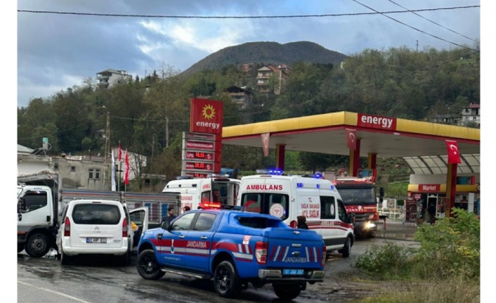 Düzköy’de trafik kazası 2 yaralı.
