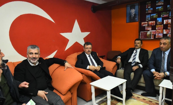 AKP’liler Dolaylı Mahallesindeydi.