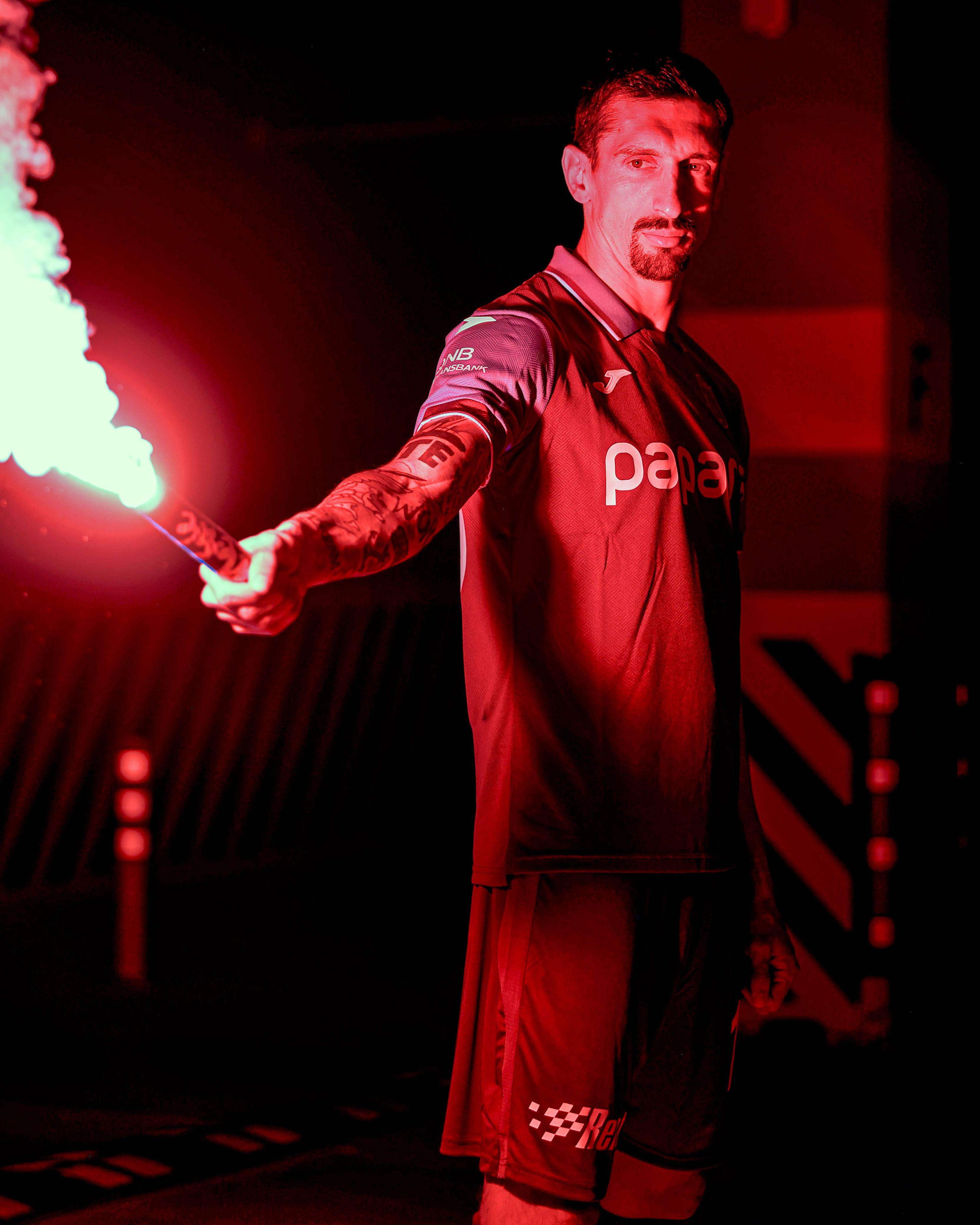 Yeni transferimiz Stefan Savic için imza töreni düzenlendi