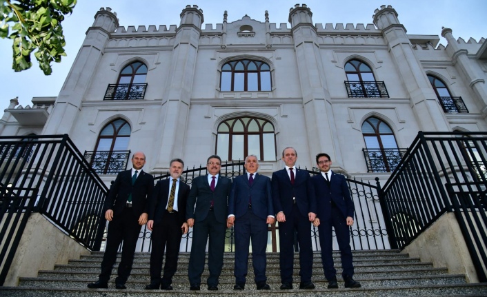 Trabzon Valisi Aziz Yıldırım, Türkiye Maarif Vakfı okulunun Gürcistan temsilciliğini Ziyaret Etti