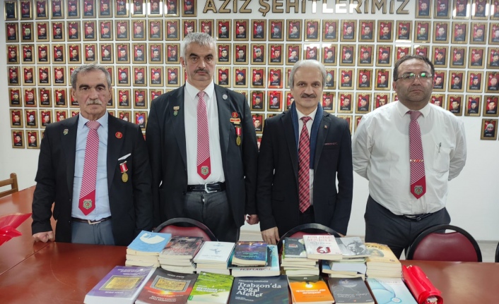 Türkiye Yazarlar Birliği Trabzon Şube Başkanı Sn. Kamuran TUNA Derneğimizi Ziyaret Etti
