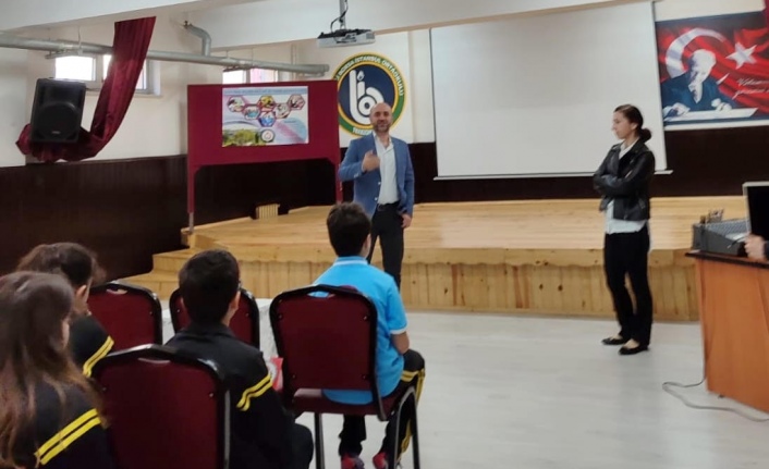 TTSO, ortaokul öğrencilerine mesleki eğitimin önemini anlatıyor