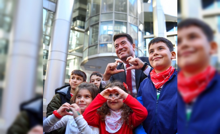 ORTAHİSAR BELEDİYESİ’NDEN ÖĞRENCİLERE ‘ÇANTA VE KIRTASİYE SETİ’ DESTEĞİ