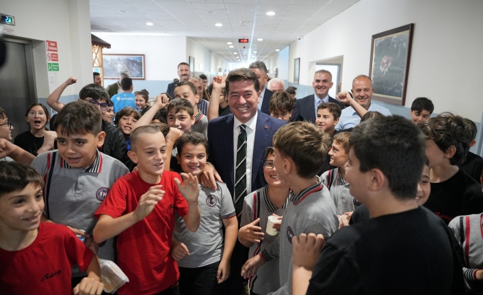 Ortahisar Belediyesi Okul Bahçelerini Eğlenceli Oyun Alanlarına Dönüştürüyor