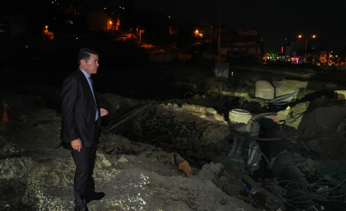 BAŞKAN KAYA, DEĞİRMENDERE’DEKİ KAVŞAK ÇALIŞMASINI YAKINDAN TAKİP EDİYOR