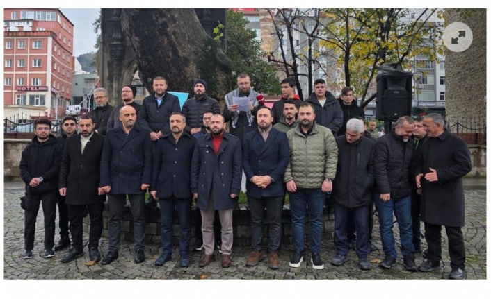 “Sinmiyoruz, Susmuyoruz, Filistin’i Unutmuyoruz”