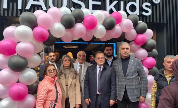 MHP Milletvekili Küçük, CHP Milletvekili Suiçmez ve MHP İl Başkanı Tolgay Sivrikaya Hause Kids açılışını yaptılar