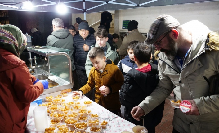 ORTAHİSAR BELEDİYESİ’NDEN MİRAÇ KANDİLİNDE LOKMA VE KANDİL SİMİDİ İKRAMI