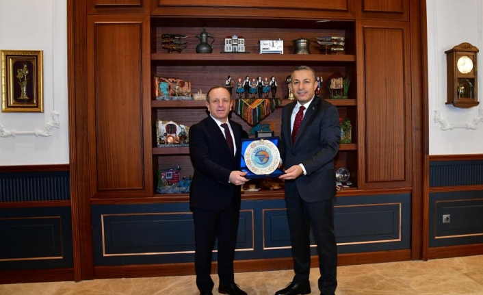 Rektör Prof. Dr kadakal, Vali Şahin’i ziyaret etti