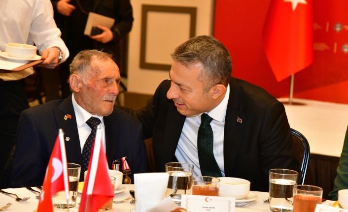 Vali Tahir Şahin ve eşi Cansel Şahin Şehit Aileleriyle İftar Programında Bir Araya Geldi