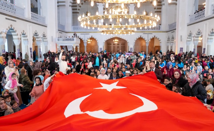 BAŞKAN GENÇ: İSTİKLAL MARŞI MİLLETİMİZİN BAĞIMSIZLIK İRADESİNİ YANSITIYOR