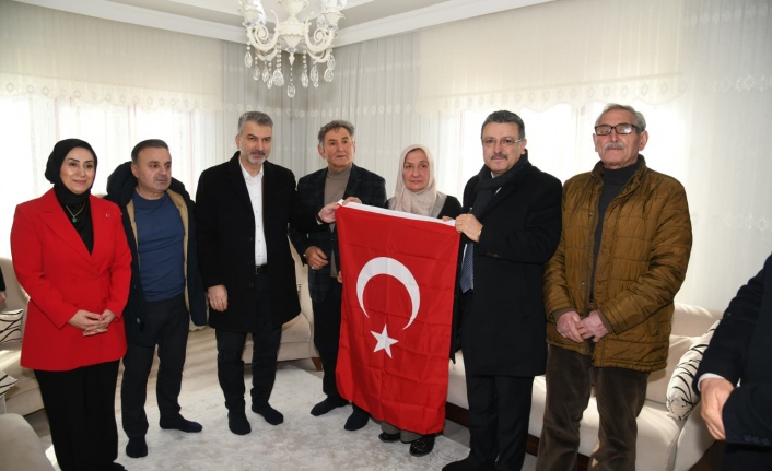 BAŞKAN GENÇ’TEN ŞEHİT PİLOT GENÇCELEP'İN KABRİNE VE AİLESİNE ZİYARET