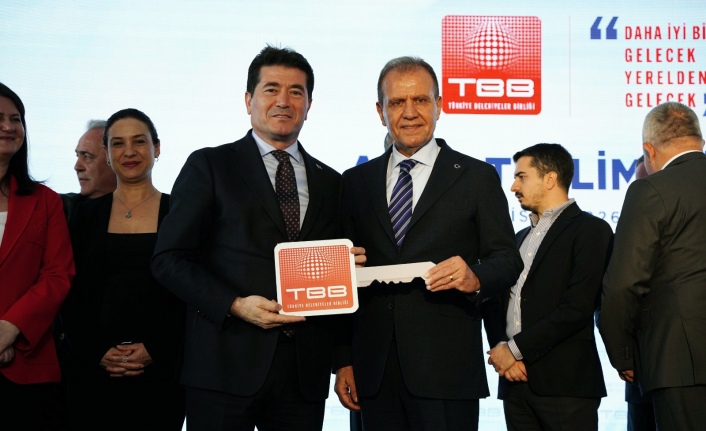 BAŞKAN KAYA, TBB’NİN HİBE ETTİĞİ İŞ MAKİNESİNİ TESLİM ALDI