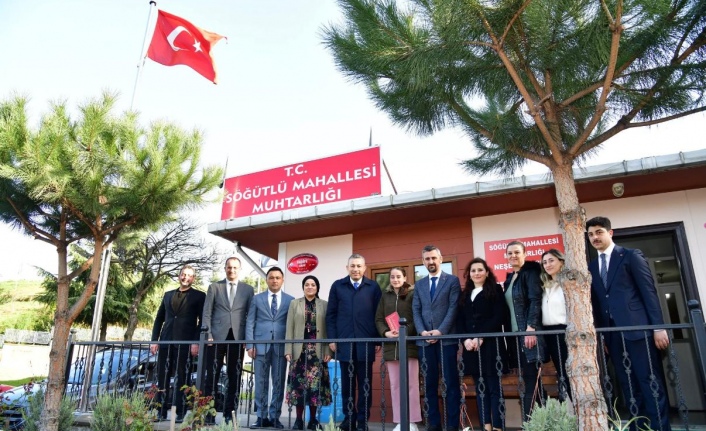 Vali, Kaymakam ve AKP İlçe Başkanı Muhtarlıkları Birlikte Ziyaret Ediyorlar