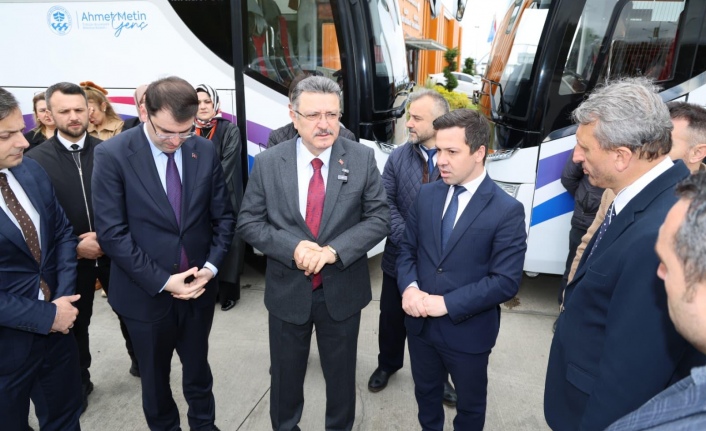 BÜYÜKŞEHİR'İN SOSYAL HİZMET FİLOSUNA 12 YENİ OTOBÜS DAHİL EDİLDİ