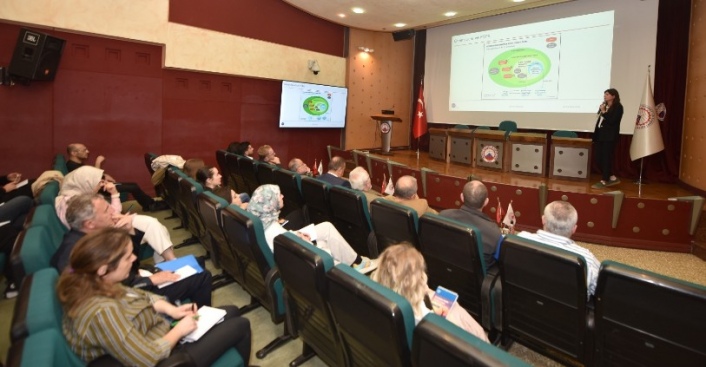 TTSO üyelerinin ihracat süreçleri geliştirilmeye devam ediliyor. TTSO'da Dijital Ürün Pasaportu Eğitimi verildi