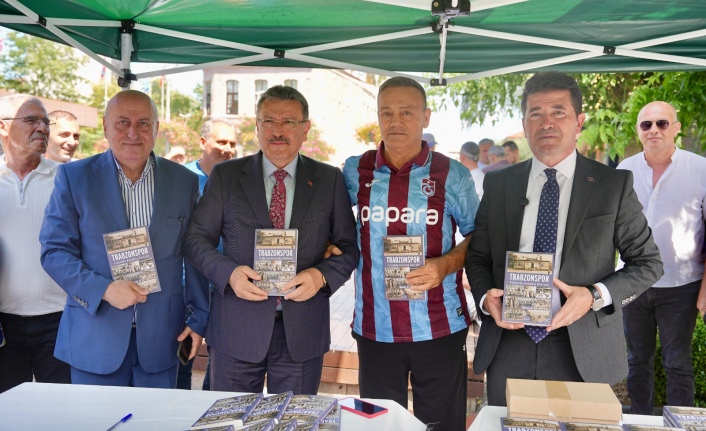 BAŞKAN KAYA, ‘TRABZONSPOR: FUTBOLDA ANADOLU DEVRİMİ’ KİTABININ İMZA GÜNÜNE KATILDI