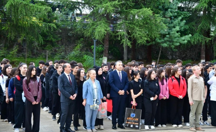Vali Şahin, Fatih Sultan Mehmet Anadolu Lisesi’ni Ziyaret Etti