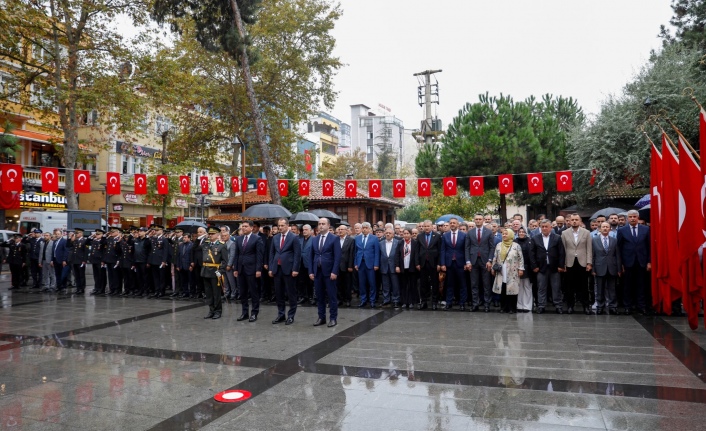 AKÇAABAT’TA 29 EKİM CUMHURİYET BAYRAMI ÇELENK SUNMA TÖRENİ GERÇEKLEŞTİRİLDİ