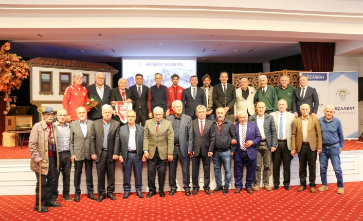 BİR ÖMÜR, BİR AKÇAABAT SÖYLEŞİSİ AKÇAABAT’IN HAFIZASINI GELECEĞE TAŞIDI