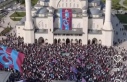 Hanife Hatun Camii’ne Dev Trabzonspor Bayrağı...