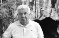 Eski bakan Burhan Kara Hakka yürüdü.