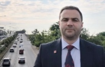 Saadet Partisi Trabzon İl Başkanı Ahmet Muratoğlu, üst geçitte video çekerek şehrin trafik problemi ile ilgili önemli açıklamalarda bulundu.