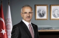 Bakan Abdulkadir Uraloğlu Uzungöl yoluna neşter vurdu.