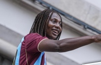 Abigail Kofi Kim takımımızda 19 numaralı formayı giyecek.
