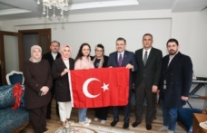 BAŞKAN GENÇ, YOMRA’DA GÖNÜL SOFRASINDA VATANDAŞLARLA BULUŞTU