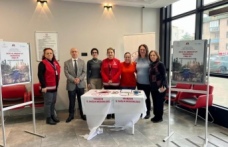 Akciğer haftası dolayısıyla uyarı broşürleri dağıtılıyor.