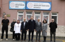 BAŞKAN EKİM’DEN MERSİN’DEKİ OKULA ANLAMLI ZİYARET: “EVLATLARIMIZIN VE ÖĞRETMENLERİMİZİN HER ZAMAN YANINDAYIZ”