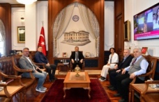 Vali Şahin heyelan heyetine kabul etti