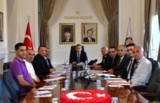 Vali Şahin eğitime gereken önemi vermeliyiz.