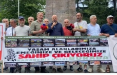 Derelerin kardeşliği Atatürk alanında.
