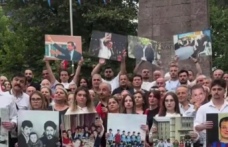 Yeni gençler Atatürk alanında.