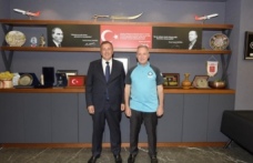 Başkan Çelebi sağlık müdürü Dr. Topsakalı  ziyaret etti.