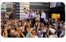 "ESNAF ZİYARETİ YAPALIM DEDİK, YİNE MİTİNG OLDU"