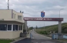 Fatih Tekke’nin ayrılık sürecinin futbolcularımızla yaşadığı iddia edilen iletişim problemleriyle ilişkili olduğu yönündeki haberler gerçeği yansıtmamaktadır.