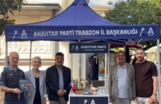 Anahtar parti maraş Caddesi’nde üye standı kurdu