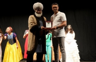AKÇAAABAT’TA ‘DÜŞ MASALLARI’ SAHNELENDİ.