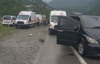 Çaykara trafik kazası 6 yaralı.