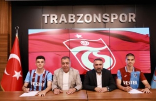 İki oyuncumuzla profesyonel sözleşme imzaladık