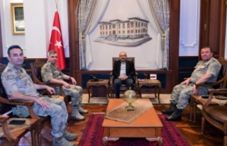 Jandarmadan vali usta oğlunu ziyaret