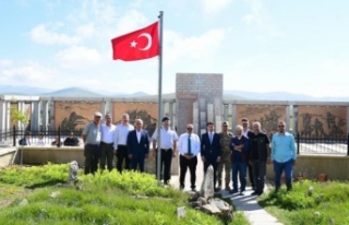 Vali ustaoğlu ve tuğgeneral Şen sultanmurat’ta.