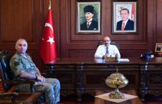 Vali Ustaoğlu’nu Tugay komutan Vekili albay uzuner...