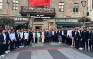 Ak partili gençler görev bölüm yaptılar.